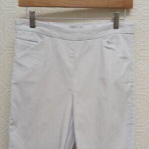 Tribal White Stretch Pull On Knee Length Shorts Size 10